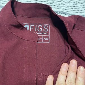 Figs Rafaela maroon color NWOT